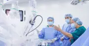 Ngày Thầy thuốc Việt Nam 27.2: Kỳ tích phẫu thuật robot Da Vinci tại TP.HCM