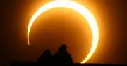 Nhật Thực Hình Khuyên 'Vòng Tròn Lửa' Rực Sáng Trên Nam Cực Ngày Mùng 1 Tết