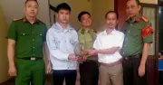 Đà Nẵng: Thiếu niên giao nộp tê tê quý hiếm, được thả về rừng tự nhiên
