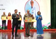 Đà Nẵng vinh danh 51 y bác sĩ với giải thưởng 'Tỏa sáng Blouse trắng' năm 2025