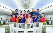 Áo dài 'Mã Xuân Hồng' của Vietnam Airlines: Di sản văn hóa cất cánh cùng thương hiệu quốc gia