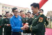Đoàn công tác T.Ư Đoàn thăm, động viên lực lượng trực chiến dịp Tết Nguyên đán 2026