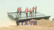 Phú Thọ khẩn trương hoàn thành bắc cầu phao qua sông Lô