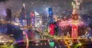 Pháo Hoa Rực Rỡ Trên Đỉnh Tháp Saigon Marina IFC: Biểu Tượng Mới Của TP.HCM