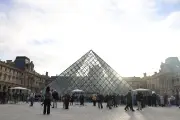 Pháp Phanh Phui Mạng Lưới Gian Lận Kéo Dài 10 Năm Tại Bảo Tàng Louvre