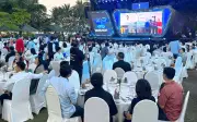 Nhà hàng TP.HCM 'cháy' chỗ dịp cuối năm, tăng ca đến khuya để đáp ứng nhu cầu