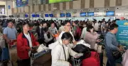 Sân Bay Nội Bài, Tân Sơn Nhất Chật Kín Người Trong Ngày Cao Điểm Sau Tết