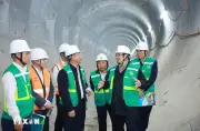 Thủ tướng kiểm tra hiện trường thi công tuyến đường sắt đô thị Nhổn - Ga Hà Nội