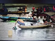 Thêm 4 thi thể nạn nhân vụ chìm tàu hồ Thác Bà được tìm thấy, còn 1 người mất tích