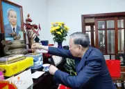 Tổng Bí thư Tô Lâm thắp hương tưởng nhớ Thủ tướng Phạm Văn Đồng