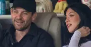 Tobey Maguire gây xôn xao với hình ảnh thân thiết bên người mẫu kém 31 tuổi tại Super Bowl