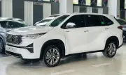 Toyota Innova Cross Hybrid Giảm Giá 45 Triệu Đồng Nhờ Ưu Đãi Thuế