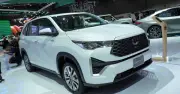 Toyota Việt Nam giảm giá Innova Cross Hybrid, mở đầu làn sóng điều chỉnh xe lai