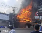 TP.HCM: Hỏa hoạn thiêu rụi cửa hàng nội thất chiều mùng 8 Tết