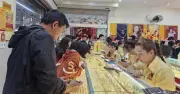 TP.HCM: Ngày vía Thần Tài, vàng giảm giá sáng sớm, khách đông nhưng giao dịch thuận lợi
