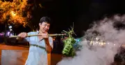 TPHCM rực lửa nồi bánh Tết: Gìn giữ truyền thống sum vầy trong từng đòn bánh chưng, bánh tét