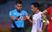 Trọng tài FIFA Thái Lan Songkran Bunmeekiart và Mongkolchai Pechsri điều hành trận Thể Công - Viettel đấu Hà Nội