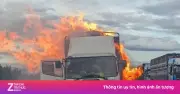 Khói Lửa Bùng Cháy Dữ Dội Trên Xe Tải Trên Cao Tốc Vĩnh Hảo - Phan Thiết