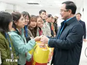 Tết Giáp Thìn: Làm việc ngay ngày đầu năm để hoàn thành kế hoạch năm Bính Ngọ