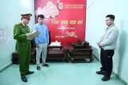 Tuyên Quang: Tài xế say rượu lái xe tông ngã cảnh sát giao thông khi bị kiểm tra