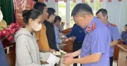 Viện KSND TP.HCM trao quà Tết cho 90 hộ gia đình khó khăn tại các xã Nhà Bè, Bình Khánh, An Thới Đông