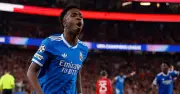 Vinicius tố cáo phân biệt chủng tộc, Real Madrid thắng Benfica trong tranh cãi