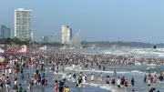 Vũng Tàu Đón 33.000 Du Khách Dịp Tết, Bãi Sau Đông Nghịt Và Kẹt Xe