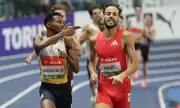 VĐV Botswana bị tước danh hiệu vô địch vì động tác 'bắn súng' phản cảm