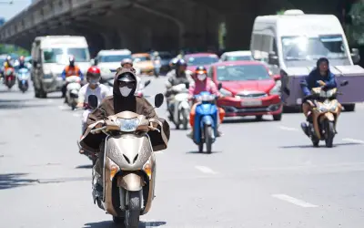 Bắc Bộ bước vào đợt nắng nóng gay gắt, cảnh báo mưa dông kèm nguy hiểm