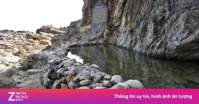 Chính quyền Gia Lai gắn lại biển Giếng Tiên sau ồn ào ca sĩ Juky San ngâm mình chụp ảnh