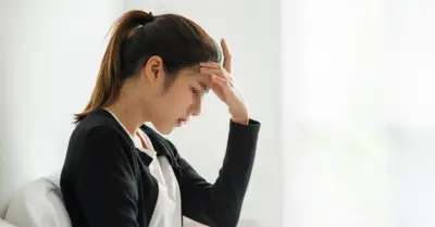 Giới trẻ kiệt quệ trong vòng xoáy số đời không rực rỡ, áp lực vô hình đè nặng