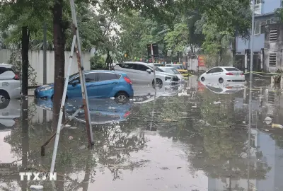 Hà Nội: Mưa đá, mưa lớn gây ngập úng, giao thông khó khăn tại nhiều khu vực