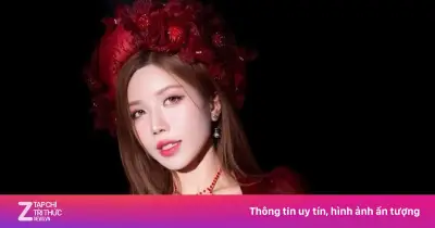 Học vấn đáng nể và gia thế ngoại giao của nữ ca sĩ Việt tham gia 'Đạp gió' tại Trung Quốc