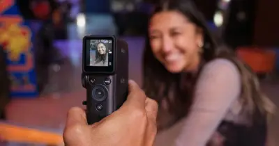 Instax Mini Evo Cinema: Lưu Giữ Khoảnh Khắc Với Quay, Chụp, In Trong Một Thiết Bị