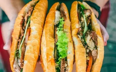 Đắk Lắk: Hàng chục người nhập viện nghi ngộ độc bánh mì, cơ sở Q.H bị tạm đình chỉ