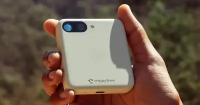 Meadow: Điện thoại 'cắt giảm' mạng xã hội, giá từ 10 triệu, thiết kế như iPhone 5c bẻ đôi