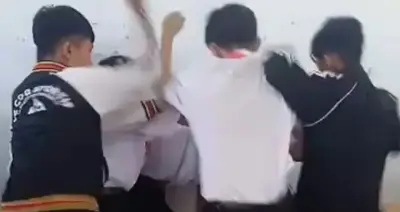 Nam sinh lớp 8 bị nhóm bạn đánh hội đồng, phải nhập viện theo dõi sức khỏe