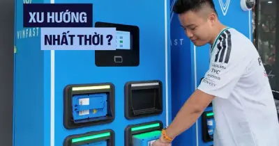 Người Việt sắp quen với thói quen 'hết pin thì đổi' xe máy điện như 'hết xăng thì đổ'