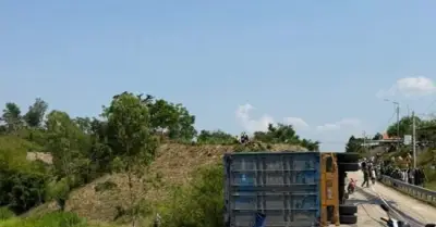 Nguyên nhân ban đầu vụ xe container tông xe máy ở Bình Dương, 2 người tử vong