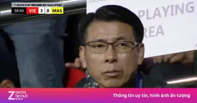 Ánh mắt thất thần của cựu HLV Malaysia và cú đúp gây bão của Xuân Son