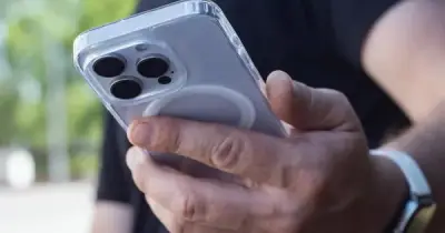 Ốp Lưng Trong Suốt: Cách Ngăn Ngừa Vết Ố Vàng Và Bảo Vệ Thiết Kế Điện Thoại