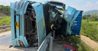 Tai nạn thảm khốc ở Đắk Lắk: Xe đầu kéo đè lên xe máy, 3 người tử vong