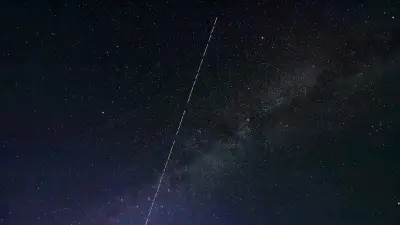 Vệ tinh Starlink gặp sự cố trên quỹ đạo, làm gia tăng rác thải không gian