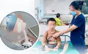 Bé 8 tuổi ở Nghệ An nguy kịch vì uống nhầm bột thông cống, bác sĩ cảnh báo nguy hiểm