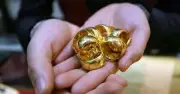 Bài học đắt giá từ quyết định đầu tư vàng thay vì gửi tiết kiệm ngân hàng