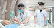 Bệnh viện Bạch Mai: Áp lực khám chữa bệnh tăng cao, yêu cầu bác sĩ nội trú tuân thủ chuẩn mực