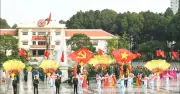 Chương trình 'Vững bước dưới cờ Đảng quang vinh' thu hút gần 3.000 người tham gia