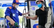 Chuyên gia kiến nghị sớm can thiệp giá xăng, quỹ bình ổn sắp cạn