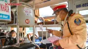 Cảnh sát giao thông tăng cường kiểm tra an toàn xe giường nằm tại 6 tỉnh phía Bắc