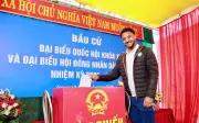 Cầu thủ nhập tịch Xuân Son, Hoàng Hên, Phi Long hào hứng bỏ phiếu bầu cử